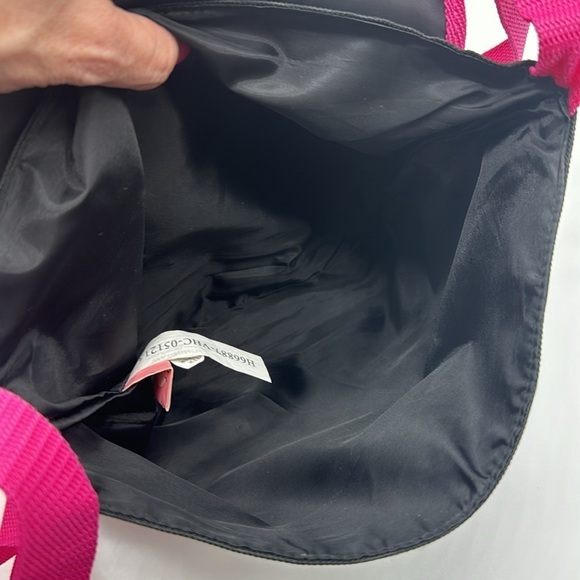 Hello Kitty Small Black Messenger Bag and Stuffed animal NYB5616K - Picture 8 of 13